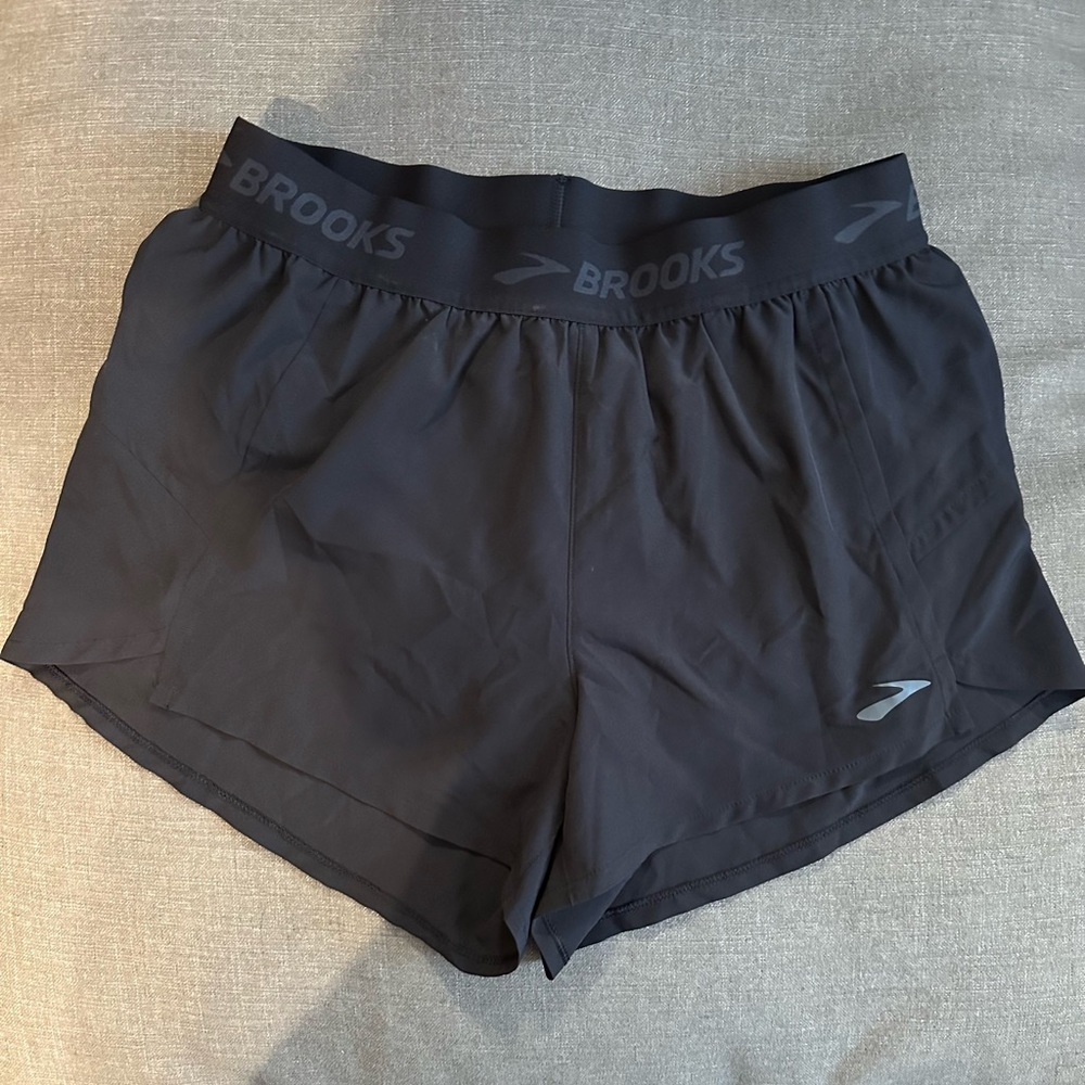 Brooks chaser 3” womens shorts